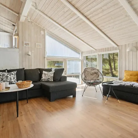 Gorgeous In Nexo With Kitchen