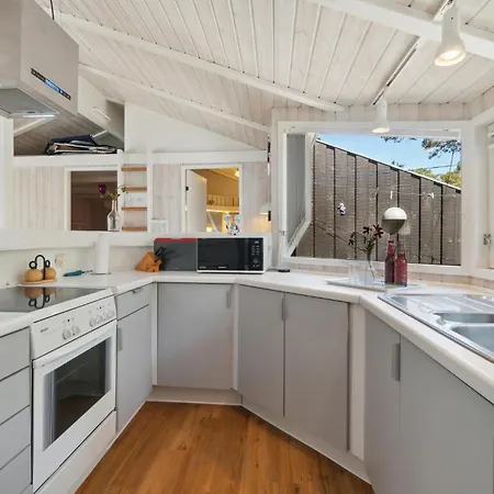 Ferienhaus Gorgeous In Nexo With Kitchen *