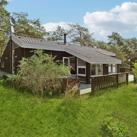 Holiday home Gorgeous In Nexo With Kitchen Vester Somarken