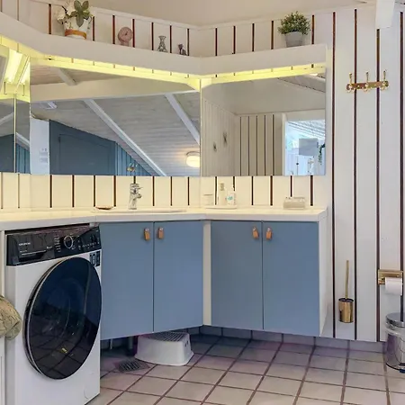 Gorgeous In Nexo With Kitchen Prázdninový dům Vester Somarken